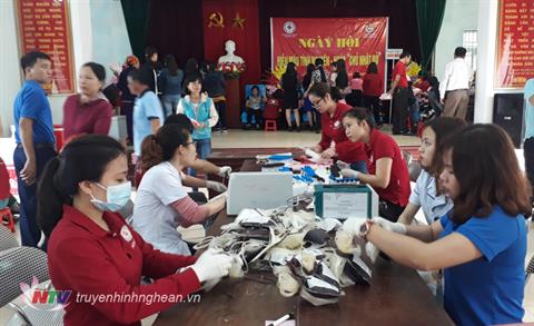 Diễn Châu: 700 người tham gia ngày hội hiến tình nguyện đợt 2 năm 2018