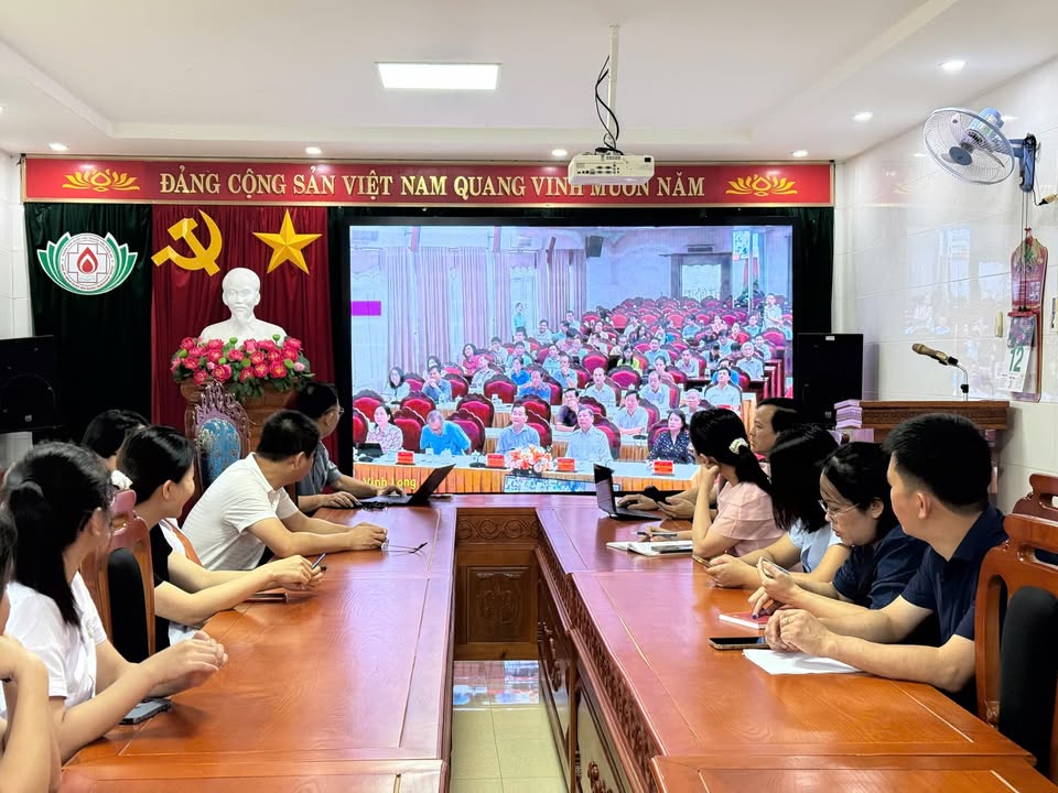Trung tâm Huyết học – Truyền máu Nghệ An tham dự hội nghị học tập, quán triệt nghị quyết hội nghị lần thứ tư ban chấp hành trung ương đảng khóa XIV