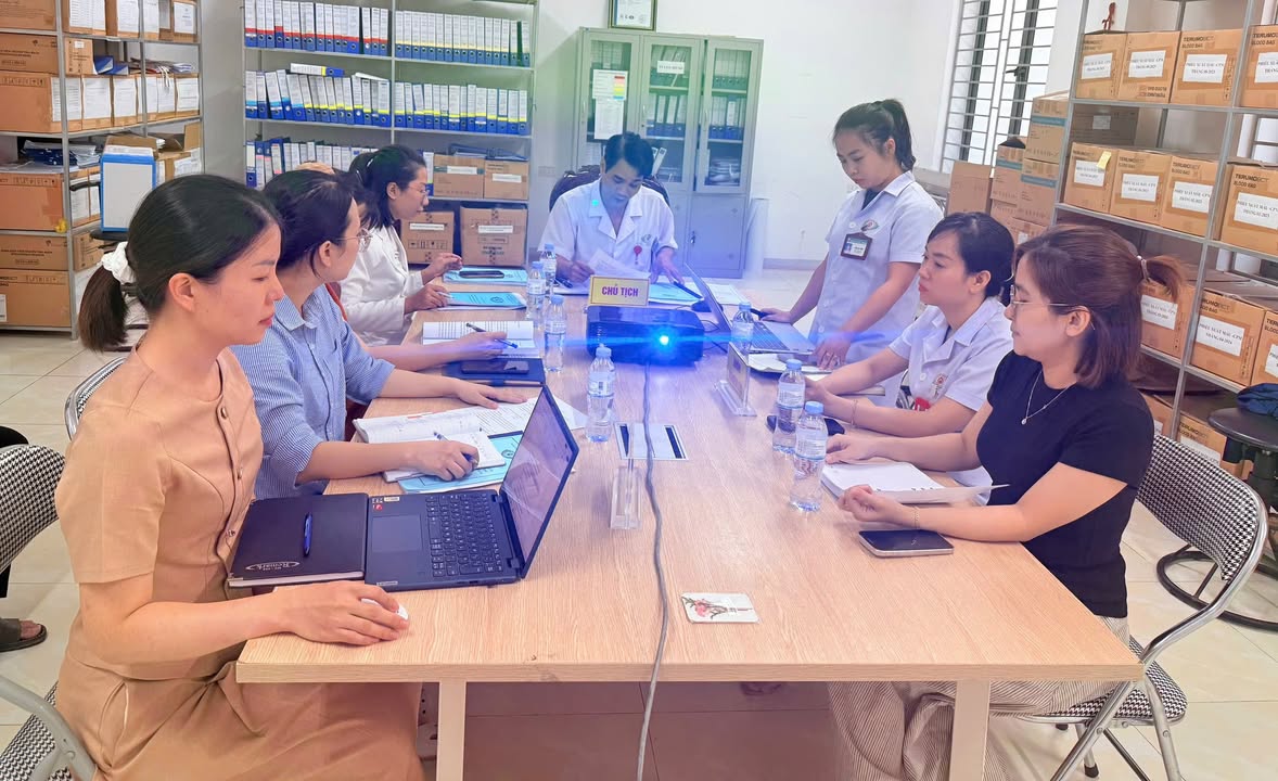 Trung tâm Huyết học – Truyền máu Nghệ An nghiệm thu đề tài, sáng kiến nghiên cứu khoa học cấp cơ sở năm 2026